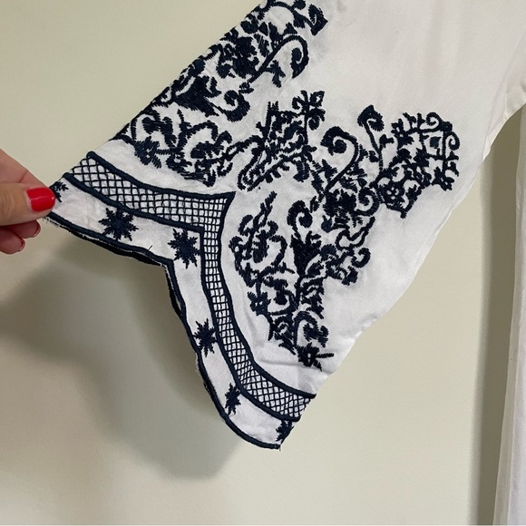 Chic Connection White Navy Embroidered Dress Bell Sleeve Size Medium, NWT - Picture 7 of 11